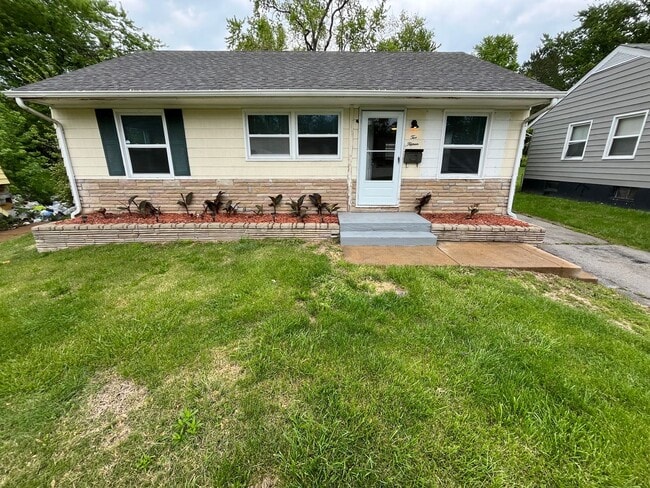 property at 215 Estridge Rd