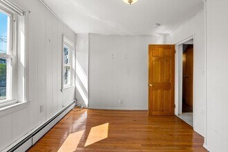 44 Warren St, Unit 2 in Cambridge, MA - Building Photo - Building Photo