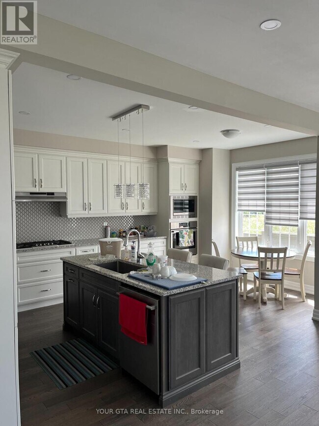 property at 102 Burnhamthorpe Rd E