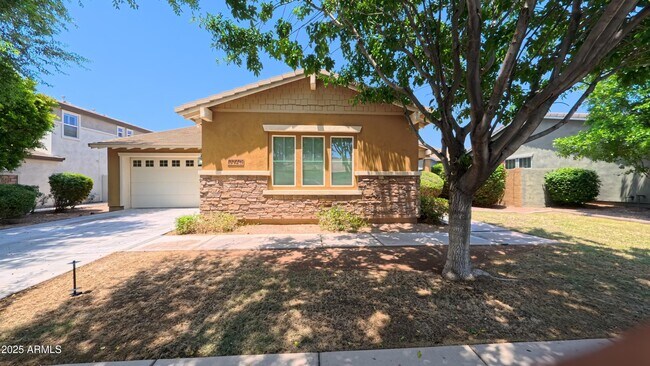 3742 E Comstock Dr in Gilbert, AZ - Building Photo - Building Photo