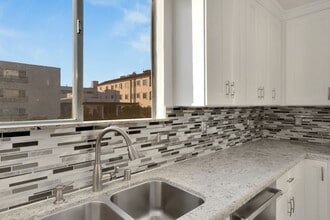 Palm Beverly Apartments in Beverly Hills, CA - Foto de edificio - Building Photo