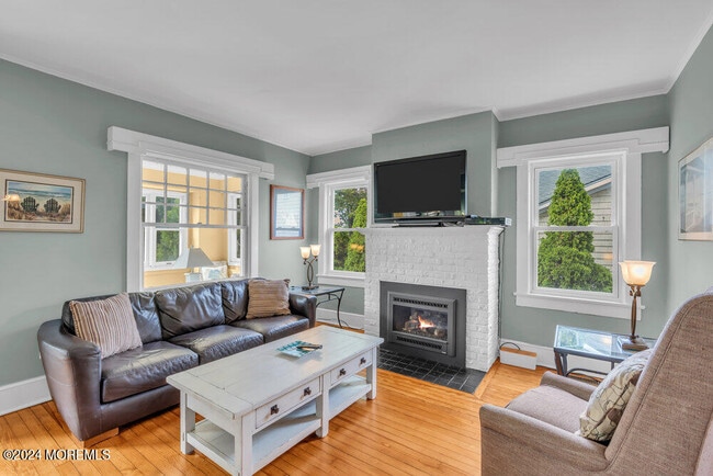 property at 4 2nd Ave