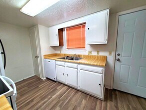 2700 N 16th St in Beaumont, TX - Building Photo - Building Photo