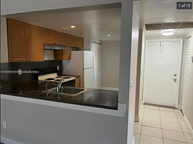 851 NE 207th Terrace, Unit 6101 in Miami, FL - Building Photo - Building Photo