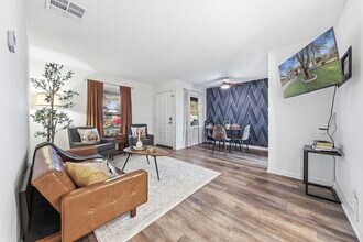 319 Arnold Ave in Arlington, TX - Building Photo - Building Photo