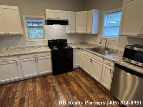 2812 E Admiral Blvd in Tulsa, OK - Building Photo - Building Photo