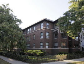 The Maynard at 700 W Grace Apartments