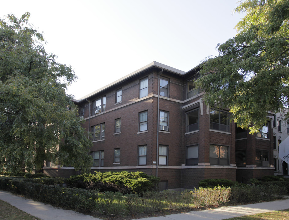 The Maynard at 700 W Grace in Chicago, IL - Foto de edificio