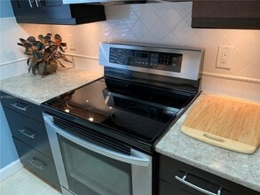 10717 Cleary Blvd, Unit 202 in Plantation, FL - Building Photo - Building Photo