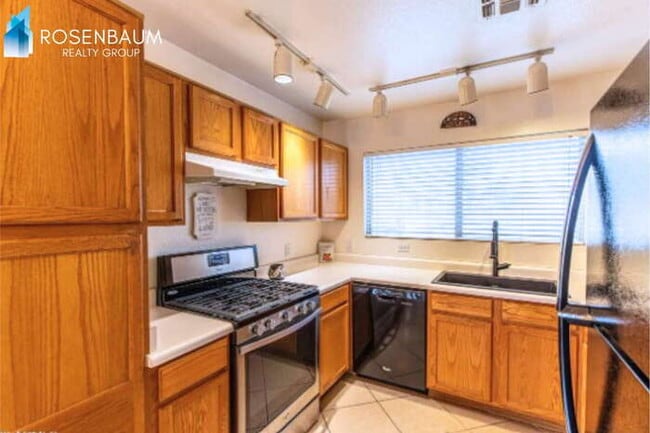 329 S 161st Ln in Goodyear, AZ - Building Photo - Building Photo