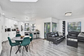 3633 NW 6th St in Deerfield Beach, FL - Building Photo - Building Photo