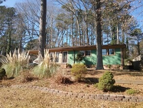 701 Rosalyn Dr in Marietta, GA - Building Photo - Building Photo