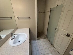 1060 Los Gamos Rd in San Rafael, CA - Building Photo - Building Photo
