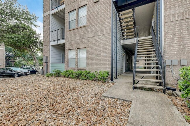 12166 Metric Blvd in Austin, TX - Building Photo - Building Photo