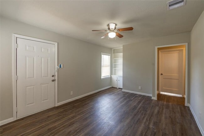 4645 Buffalo Ave in Beaumont, TX - Foto de edificio - Building Photo