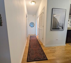 1134 W Granville Ave, Unit 1117 in Chicago, IL - Building Photo - Building Photo