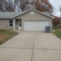 38 Joan Dr in St. Peters, MO - Building Photo