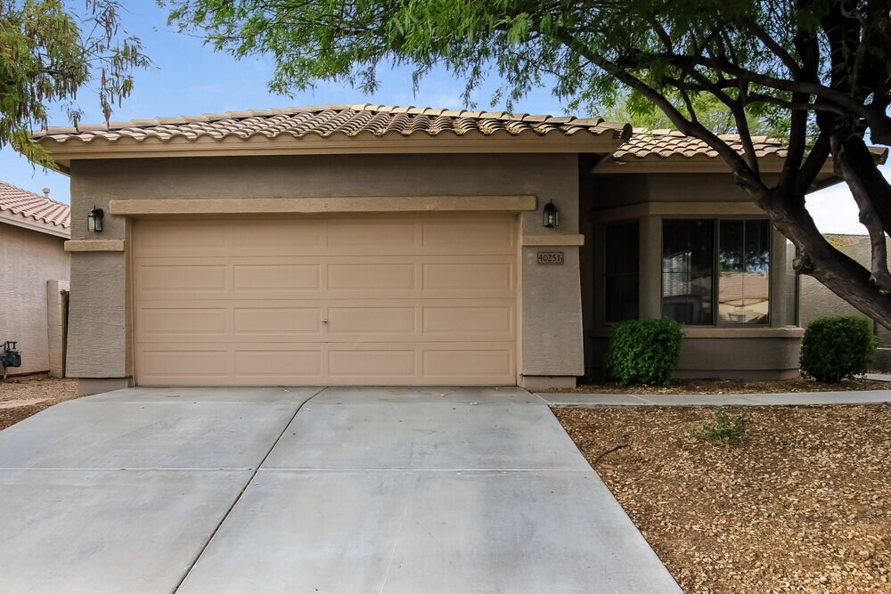 40251 N Patriot Way in Anthem, AZ - Building Photo
