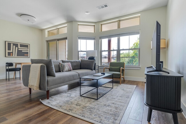 property at 1501 W Howard Ln
