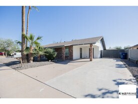 745 E Harrison St in Chandler, AZ - Building Photo