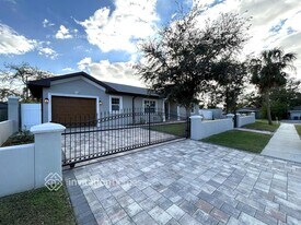 1453 Pierce St in Clearwater, FL - Building Photo
