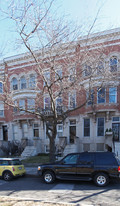 2929 N Charles St Apartments