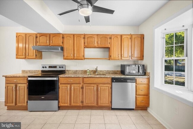 14797 Tamarack Pl in Woodbridge, VA - Building Photo - Building Photo