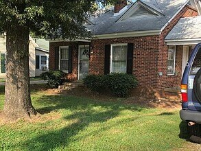 2938 N Lookout St in Claremont, NC - Foto de edificio - Building Photo