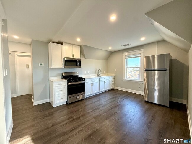 7 Burritt Ave in Stratford, CT - Building Photo - Building Photo