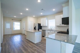 318 Timber Brook Dr in Hutto, TX - Building Photo - Building Photo