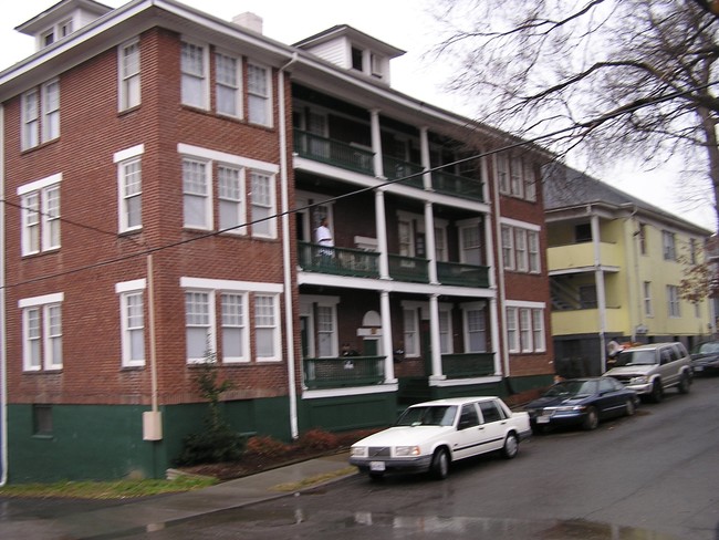 716 4th St SW in Roanoke, VA - Foto de edificio - Building Photo