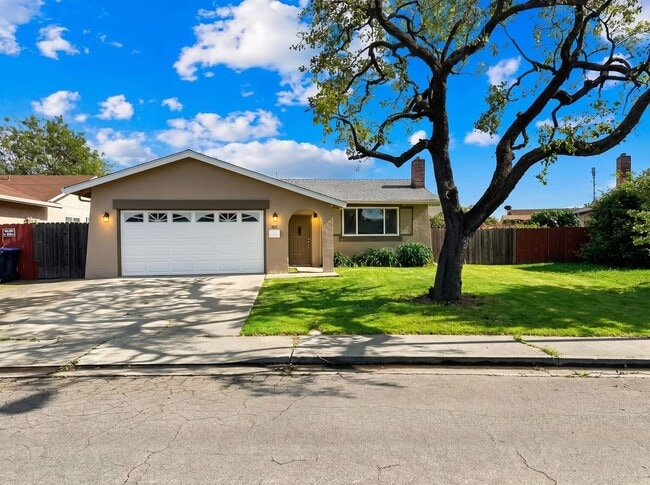 property at 1037 Mockingbird Ln