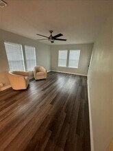 7009 Lavender St in Houston, TX - Foto de edificio - Building Photo