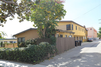 1615 Centinela Ave in Santa Monica, CA - Building Photo - Building Photo