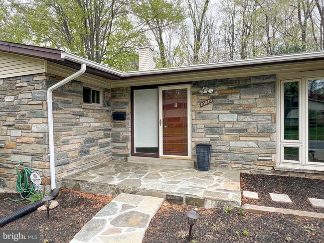 10810 Margate Rd in Silver Spring, MD - Foto de edificio - Building Photo