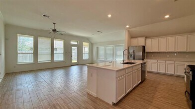 13018 Hydeland Dr in Richmond, TX - Building Photo - Building Photo