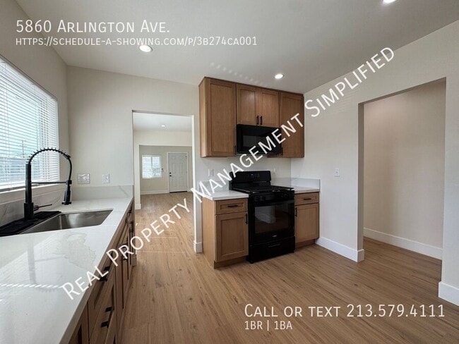 5860 Arlington Ave in Los Angeles, CA - Building Photo - Building Photo