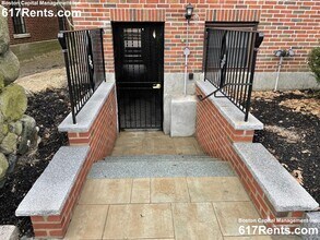 1982 Commonwealth Ave in Boston, MA - Building Photo - Building Photo