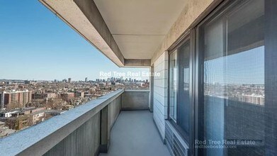 929 Massachusetts Ave in Cambridge, MA - Building Photo - Building Photo