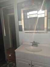 87 Dempster St, Unit Upper in Buffalo, NY - Building Photo - Building Photo