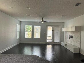 11464 Center Lake Dr in Windermere, FL - Building Photo - Building Photo
