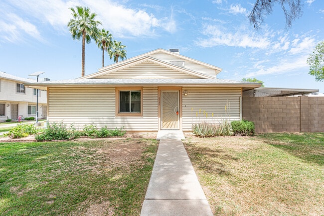 property at 4720 S Kenneth Pl