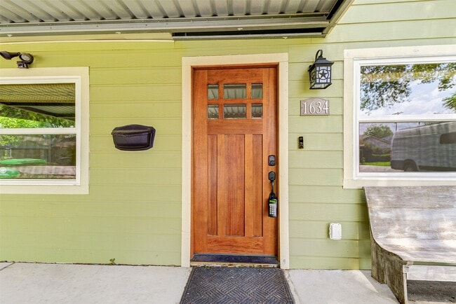 1634 Walton St in Houston, TX - Foto de edificio - Building Photo