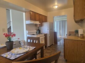 Country Way Townhomes in Saginaw, MI - Building Photo