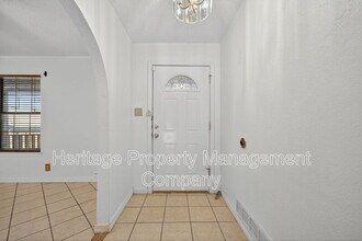 7590 New Sulphur Springs Rd in San Antonio, TX - Building Photo - Building Photo