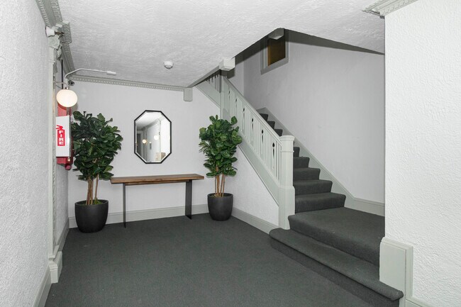 1610 Golden Gate in San Francisco, CA - Building Photo - Building Photo