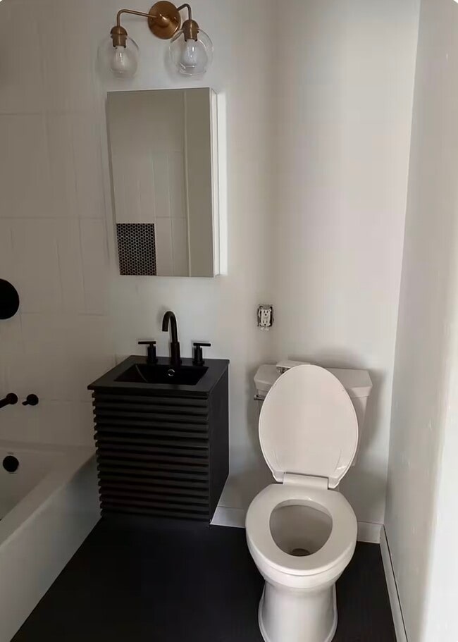 41 Hollywood St., Unit Apt. 1 in Worcester, MA - Building Photo - Building Photo