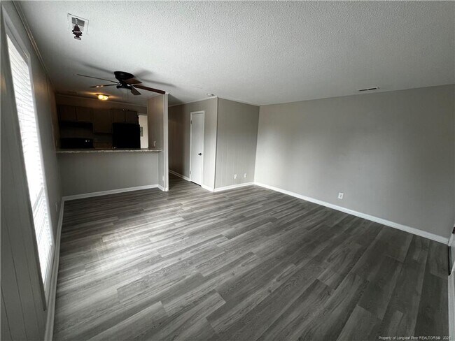 5850 Century Oaks Dr in Fayetteville, NC - Building Photo - Building Photo