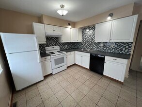 7944 Grand St in Dexter, MI - Building Photo - Building Photo