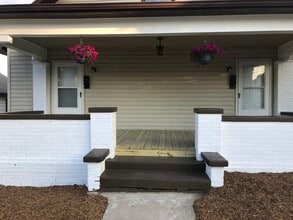 1110 Broad St, Unit 2 in Bristol, TN - Foto de edificio - Building Photo